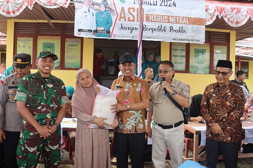 Pj Bupati Inhil Lakukan Peninjauan Perasi Pasar Murah di Kecamatan Reteh