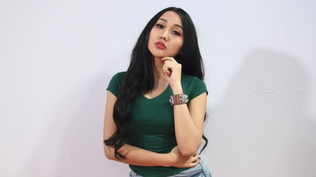 PEDAS BANGET...Ditanya Warganet 'Kalau Mati Dimandikan Perempuan atau Laki-laki?', Ini Jawaban Lucinta Luna 