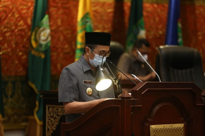 Sampaikan Pandangan Fraksi Terhadap LKPJ Tahun 2021, Gubri: Ini Wujud Perhatian dan Kesungguhan Semua Pihak