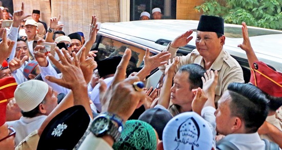 Dengan Laa Ilaaha Illallah, di Kalimantan Barat Prabowo Ditabalkan Datuk Sri Setia Negara