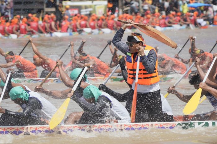Suhardiman Amby Ikut Terjun Bersama Jalur Titian Akar Lubuk Balanti