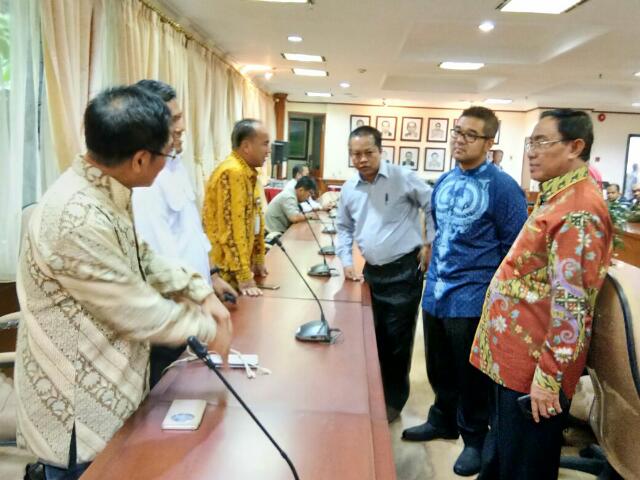 Pasca FKI, Bupati Inhil Minta Pusat Terbitkan Regulasi Penetapan Harga Terendah Komoditas Kelapa