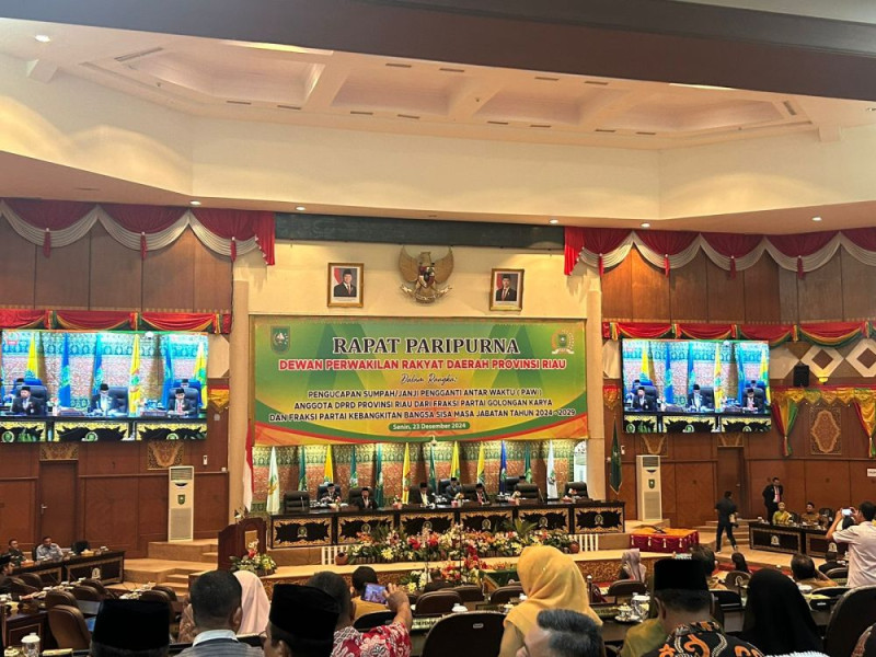 Diwakili Asisten I, Pemprov Hadiri Pengucapan Sumpah PAW Anggota DPRD Riau 2024-2029