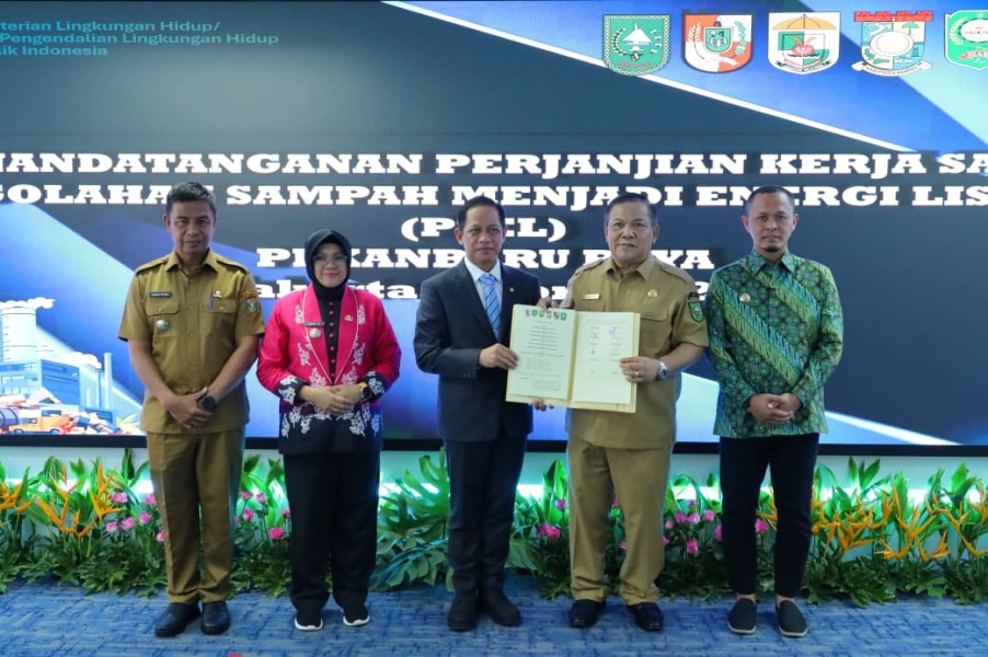 Bupati Siak Teken MoU PSEL Mengubah Sampah Jadi Listrik