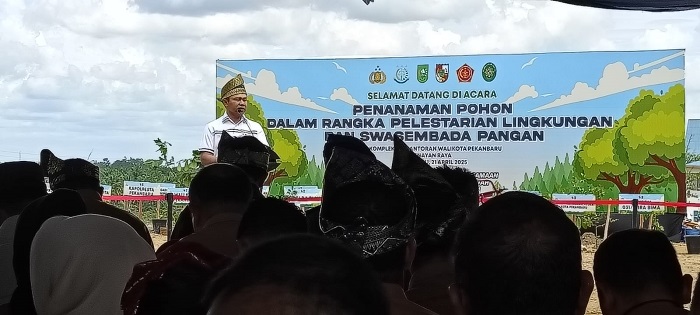 Menanam di Tenayan, Wahid Cerita Filosofi Pemimpin dan Pohon, Harus Bemanfaat...