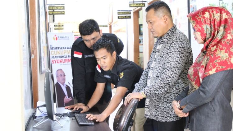 Bawaslu Gelar Tes CAT se-Riau