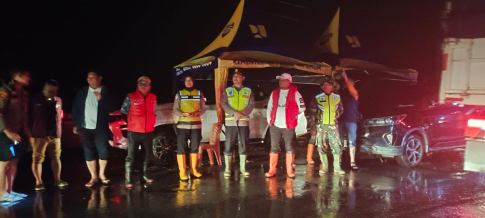 Bupati Pelalawan Kembali Tinjau Banjir Di Jalintim Km. 83