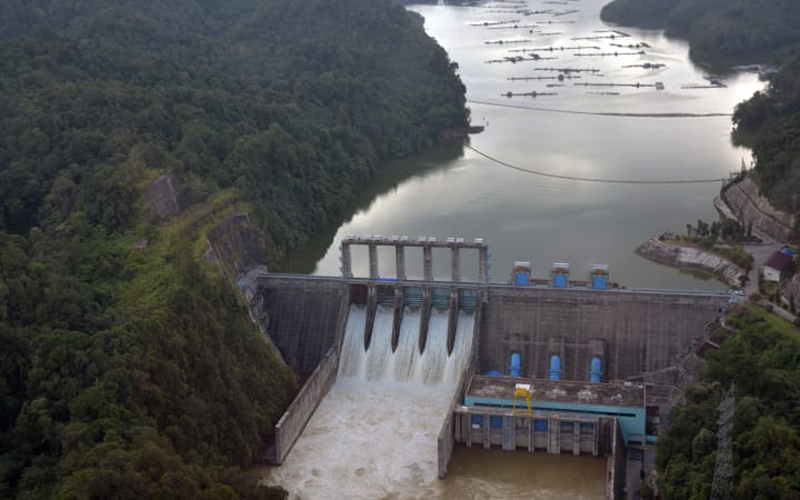 Kemarin, Empat Pintu Waduk PLTA Koto Panjang Mulai Ditutup