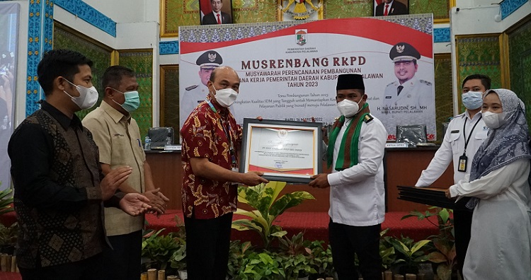 PT RAPP Terima Penghargaan CSR Terbaik 2021