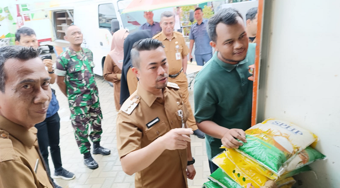 Pj Wali Kota Pekanbaru Tinjau Layanan Mobil Pak Iwan di Jalan Sembilang