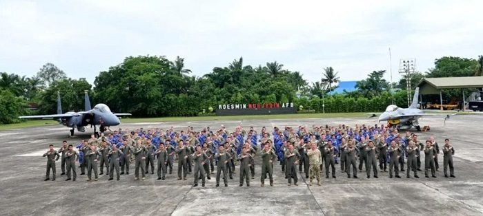 Latihan Tempur F-16 TNI AU dan F-15 Amerika Resmi Ditutup
