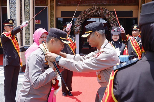 Sertijab Kapolres Kampar, AKBP Ronald  Pamit Dan Serahkan Tongkat Estapet kepada AKBP Mihardi
