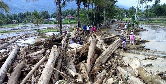 Banjir Bandang Hantam Solok Selatan, Ratusan Rumah Rusak Parah