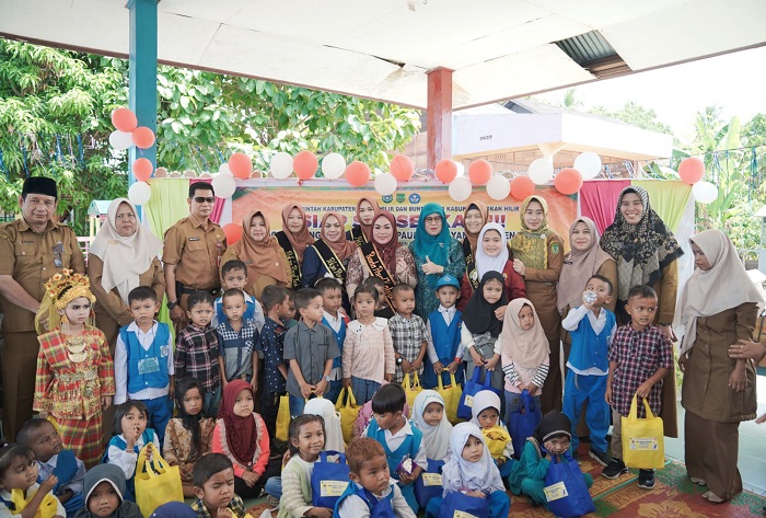 Peringati Hari Anak Nasional, Bunda PAUD Kunjungi Sekolah Guna Sukeskan Program Penguatan Transisi PAUD ke SD Yang Menyenangkan
