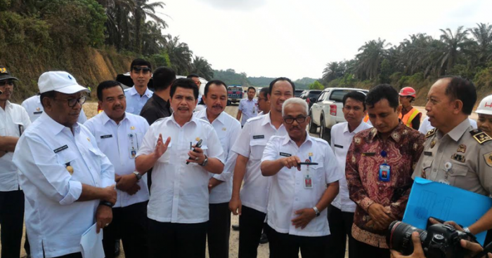 Plt Gubernur Riau Tinjau Pembangunan Gerbang Tol Pekanbaru-Dumai