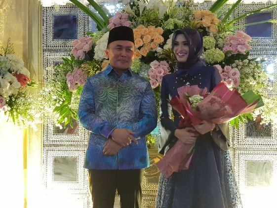 BERUNTUNGNYA...Bakal Menikah Lagi, Pak Gubernur Sukses Taklukkan Hati Gadis Cantik 25 Tahun