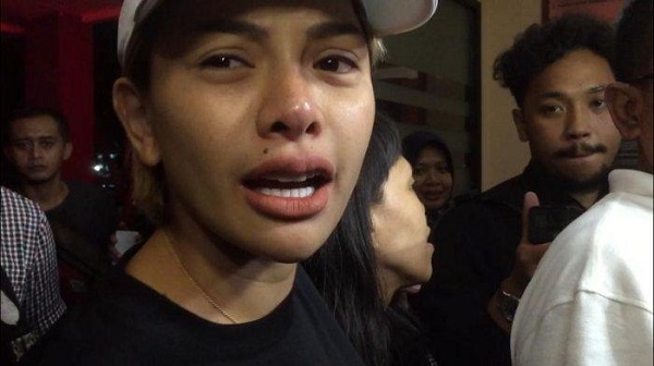 Ditetapkan Tersangka KDRT, Nikita Mirzani Ditahan Polisi