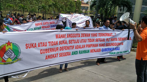 Wibawa Pemprov Riau Runtuh, Forum LSM Desak Andi Didefinitifkan