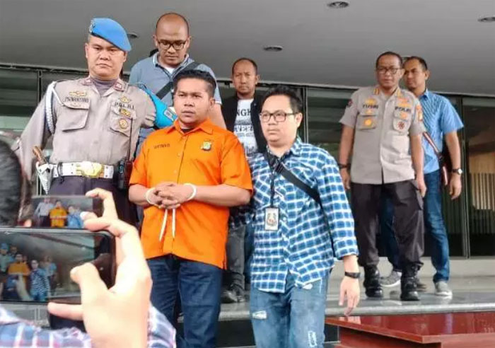 Tersangka Penyiraman Air Keras Teriak: Tolong Dicatat ya, Saya Tidak Suka Novel karena Dia Pengkhianat