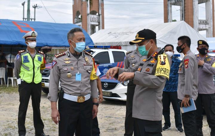 Dirlantas Polda  Riau bersama Kapolres Kampar Tinjau Pos Cek Point Covid-19 di XIII Koto Kampar