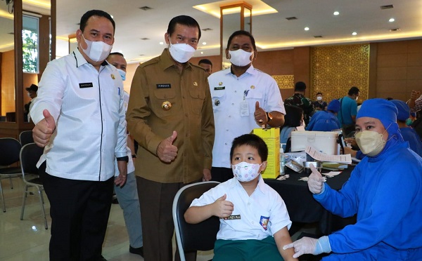 Pemko  Pekanbaru Targetkan Vaksinasi Massal Capai 10.000 Anak per Hari