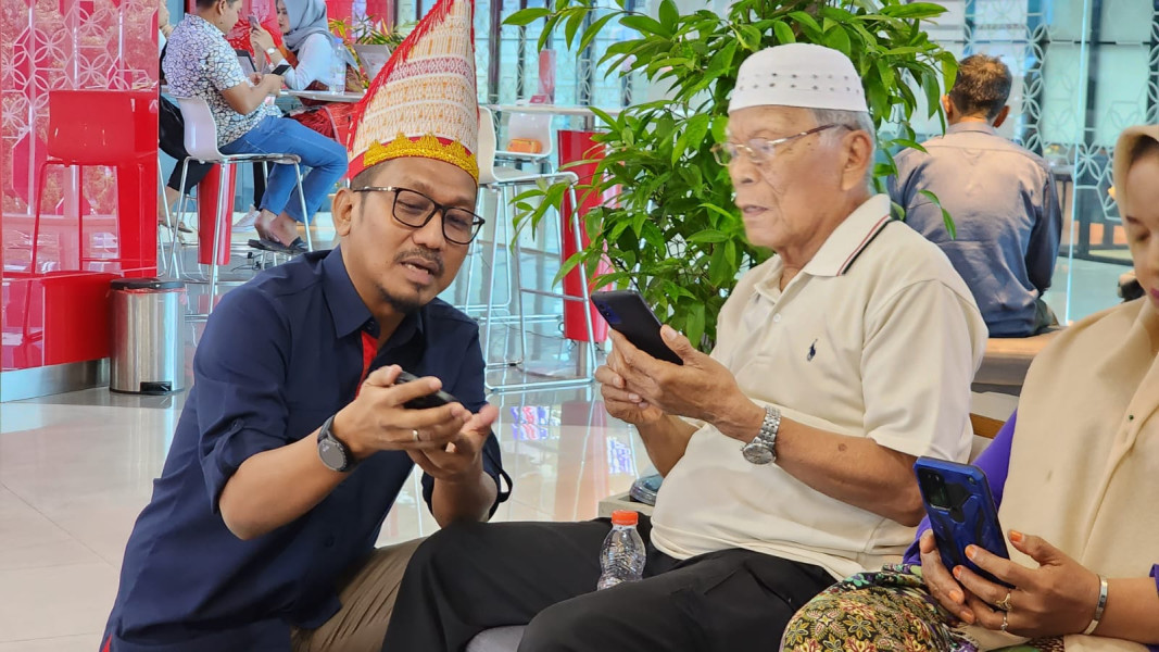 Management Area Sumatera Hadir Melayani Langsung Pelanggan di Hari Pelanggan Nasional