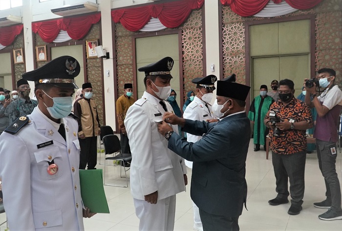 Bupati Kampar Lantik 4 Kepala Desa Terpilih Pengganti Antar Waktu