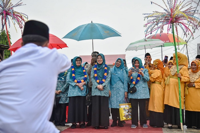 Wali Kota Beserta Ketua TP PKK Kota Dumai Sambut Tim Penilai Hari Kesatuan Gerak PKK Tingkat Provinsi Riau Tahun 2023