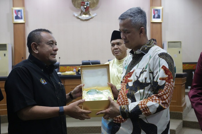 Riau-Melaka Bahas Konektivitas RoRo Dumai hingga Jembatan Selat Malaka