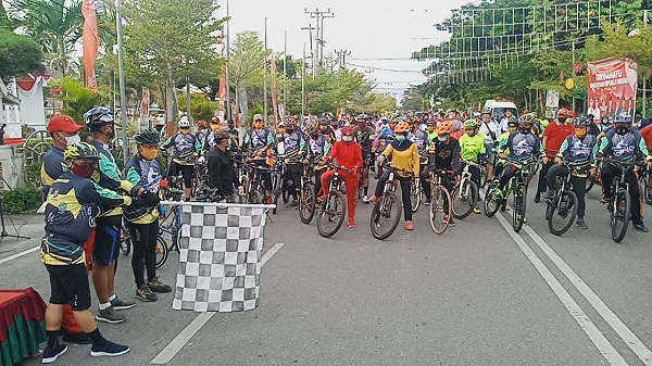 Bersama Bupati, Kajari dan Dandim, Kapolres Rokan Hilir Lepas Peserta Festival Rohil Gowes Club 2020