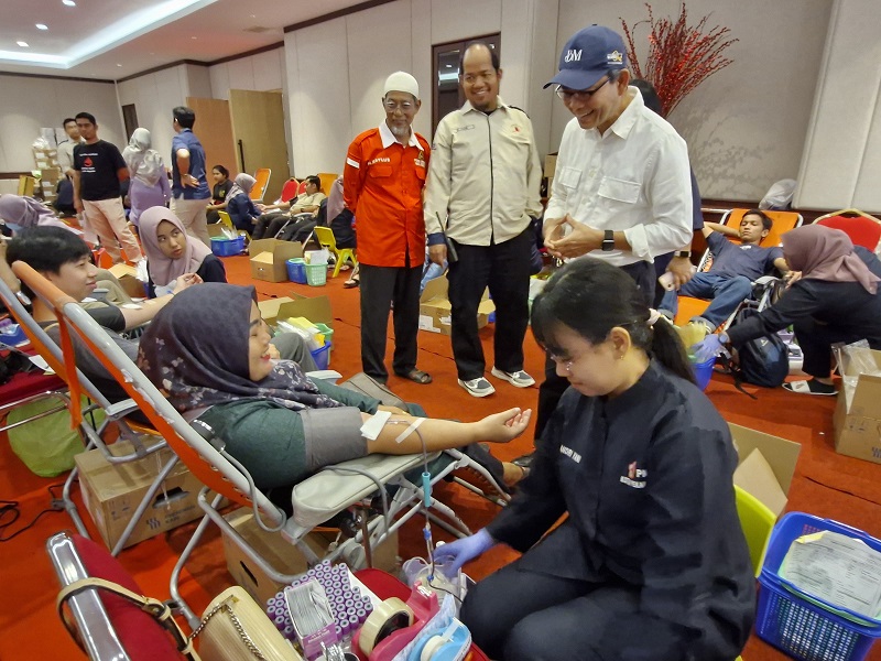 Saling Membantu Sesama: Donor Darah KDD Riau Kompleks ke-71 Kumpulkan 1.229 Kantong Darah