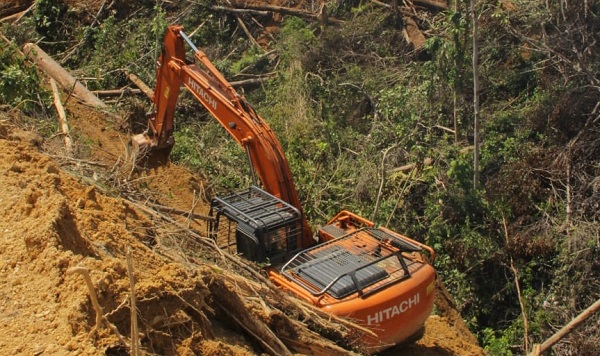 LHK Riau Amankan Alat Berat Diduga  Perambah Hutan di Inhu