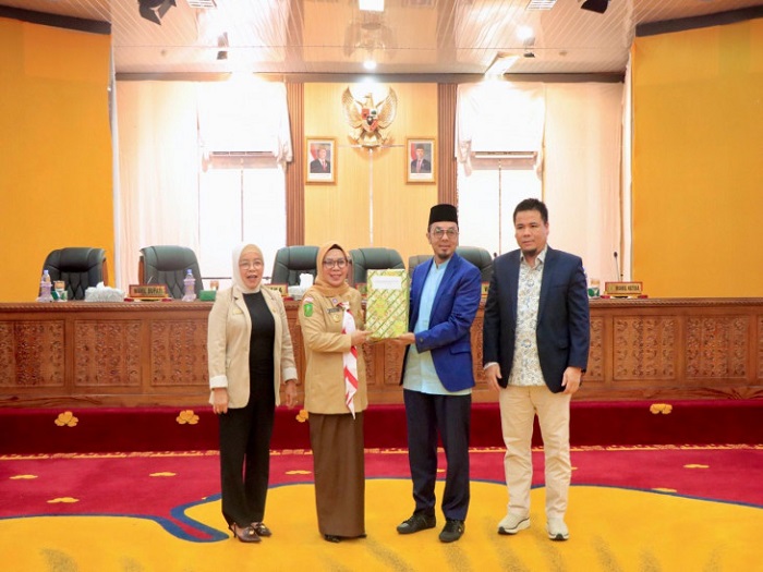 Pemkab dan DPRD Kampar Bahas Laporan Pansus RPJMD 2025–2029 d an Ranperda Perubahan APBD