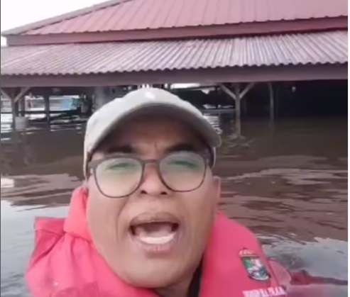 Diskes Apresiasi Penyediaan Speedboat untuk Layanan Kesehatan di Lokasi Banjir Lintas Timur Pelalawan