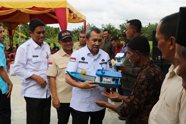 DKP Serahkan Bantuan  35 Unit Kapal Kepada Nelayan Selama Tahun 2022