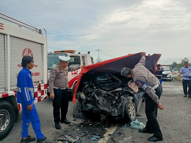 Tabrakan di Tol Permai, Tiga Orang Meninggal Dunia