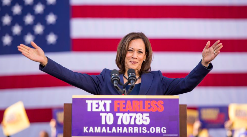 Bersejarah! Setelah 244 Tahun Berdiri, Kini Amerika Punya Wapres Perempuan, Namanya Kamala Harris, Siapa Dia?