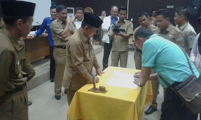 TOLONG DICATAT...Ini Daftar Perusahaan yang BERI dan TAK BERI Beasiswa untuk Mahasiswa ST2P Pelalawan