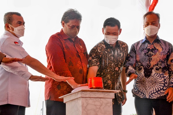 Terdongkrak oleh Investasi APRIL Group Rp33,4 Triliun, Syamsuar Optimis Target 2022 Tercapai
