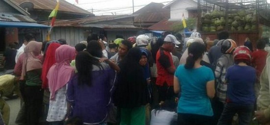 Beratnya Pas 3 Kg, Harganya Rp18.000, Warga Serbu Mobil Agen Pertamina