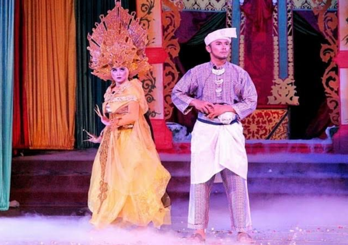 HEBAT...Sanggar Teater Puncak Mahligai Harumkan Nama Riau di Parade Teater Daerah Tingkat Nasional