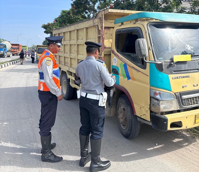 Dishub Bersama Petugas Gabungan Tilang 40 Angkutan Penumpang dan Barang