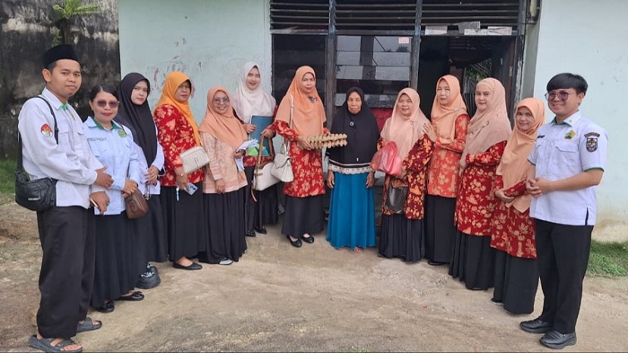 DWP Kemenag Pelalawan Salurkan Bantuan Sembako ke Desa Kiab Jaya