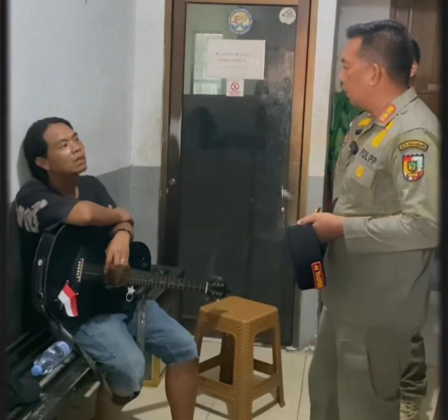 Seorang Pengamen Minta Diamankan, Satpol PP Fasilitasi Pemulangan ke Daerah Asal