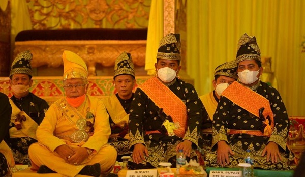 Zukri Misran Ditabalkan Sebagai Datuk Setia Amanah di Istana Sayap