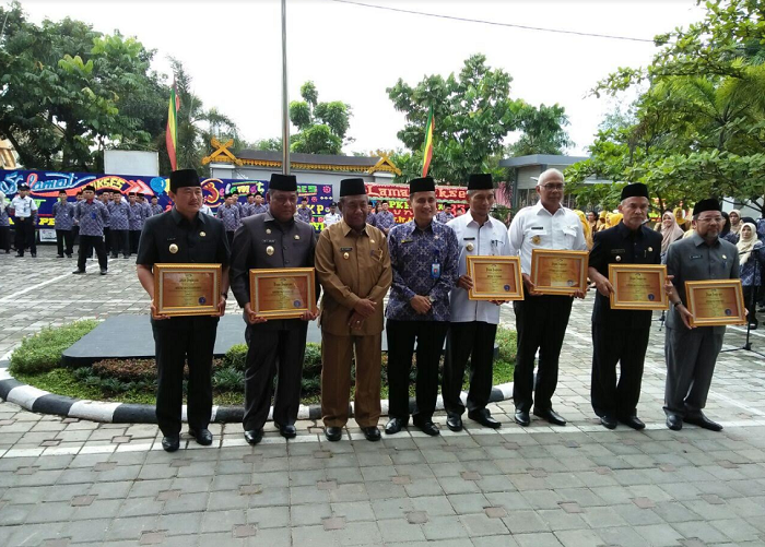 Di Ulang Tahun BPKP ke- 35, Plt Bupati Rohil Terima Penghargaan APIP