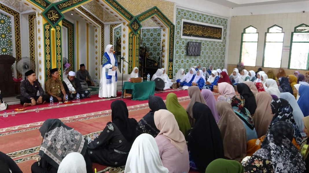 Peringati Isra Mi'raj, Ketua BKMT Inhil Katerina Susanti Ajak Masyarakat Perluas Wawasan Keislaman