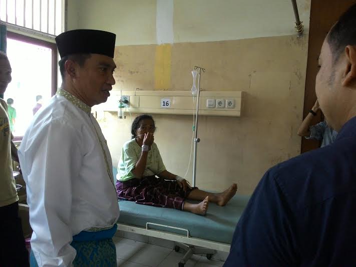 Suparman Kunjungi Pasien RSUD Pasirpangaraian