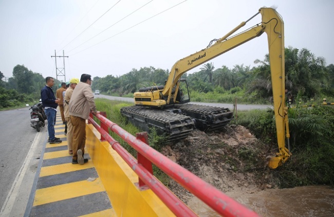 Kerap Banjir, BWSS III Lakukan Normalisasi Sungai Mengkapan