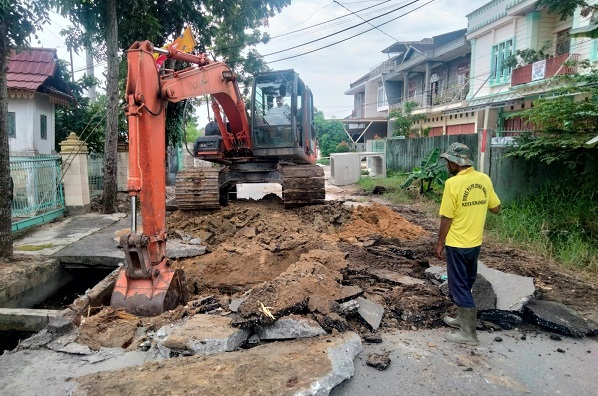 PUPR Klaim Sudah Perbaiki 70 Persen Lebih Jalan Rusak di 100 Hari Kerja Pj Walikota